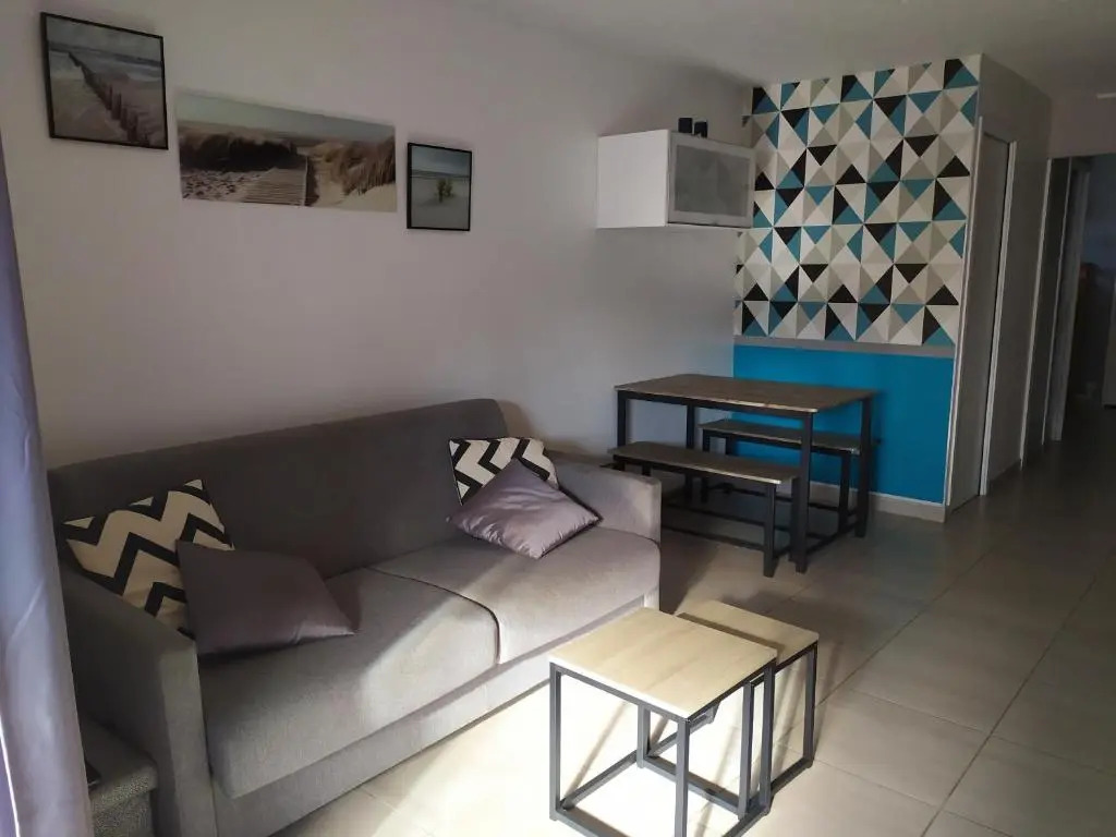 Beau studio avec grande terrasse