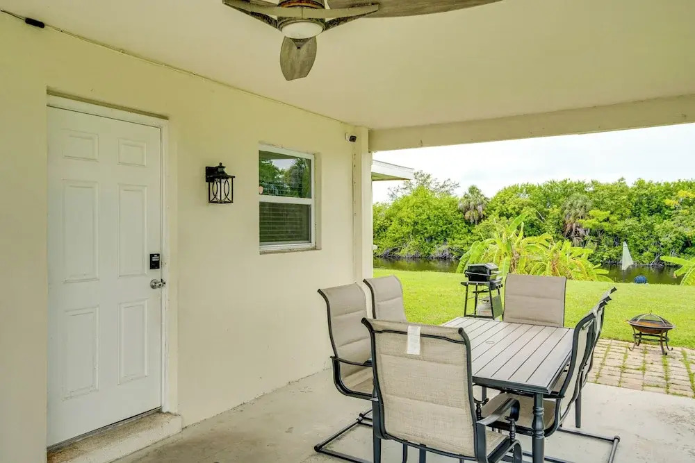 Port Charlotte Home w/ Sunroom, Grill & Fire Pit!