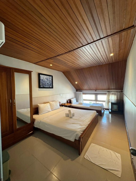 Bed Station Hostel & Pool Bar Hội An " Former Sunflower"