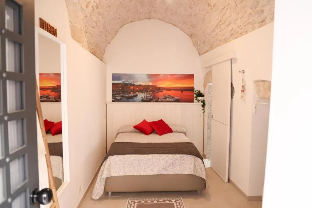 Room 20 - Piccola Camera in pietra bianca