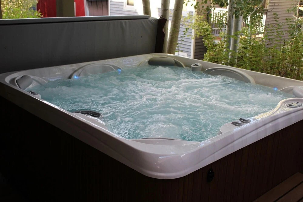 Coopers Collection 13 - Lowell Avenue Getaway