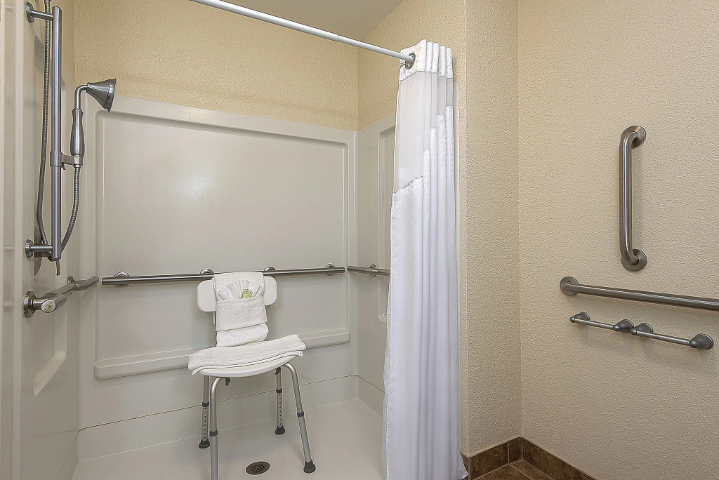 Holiday Inn Express and Suites Lafayette East by IHG