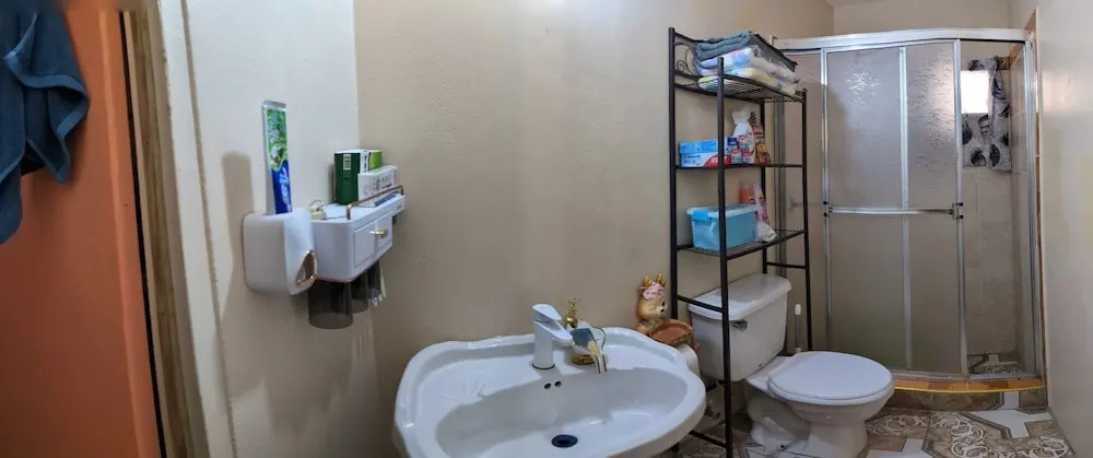 Immaculate 1-bed Apartment in Kingston 14