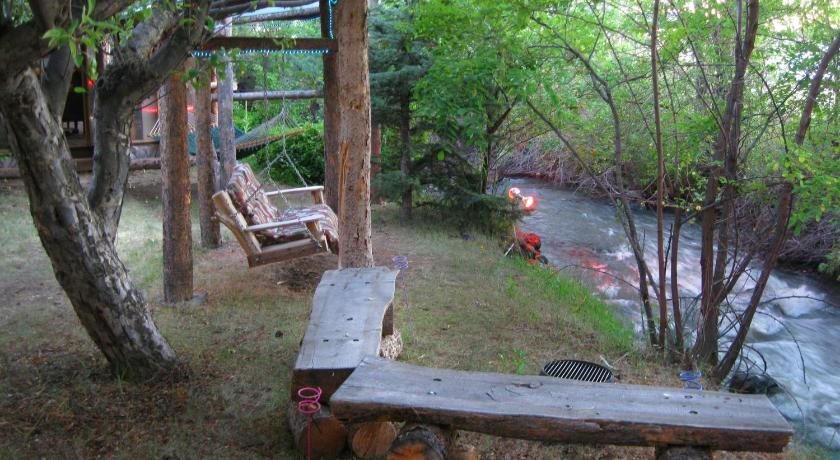 The Cedaredge Lodge