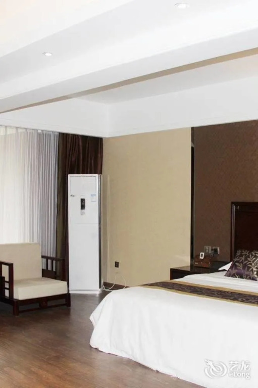 Xinyi Hotel