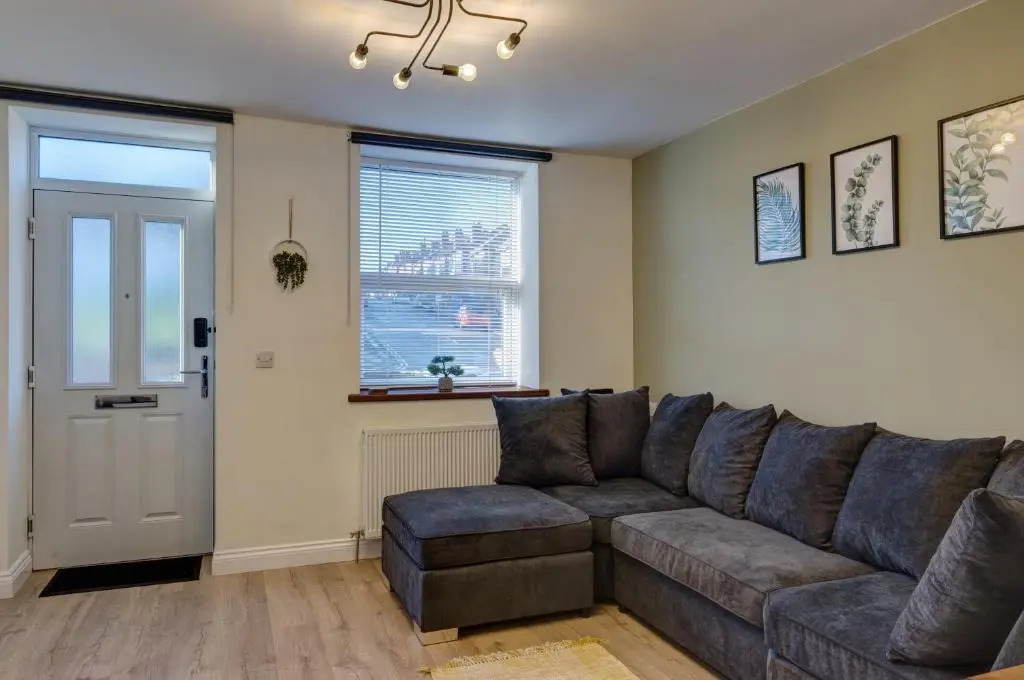Cosy 2 Bed Home Chesterfield (Adults Only)