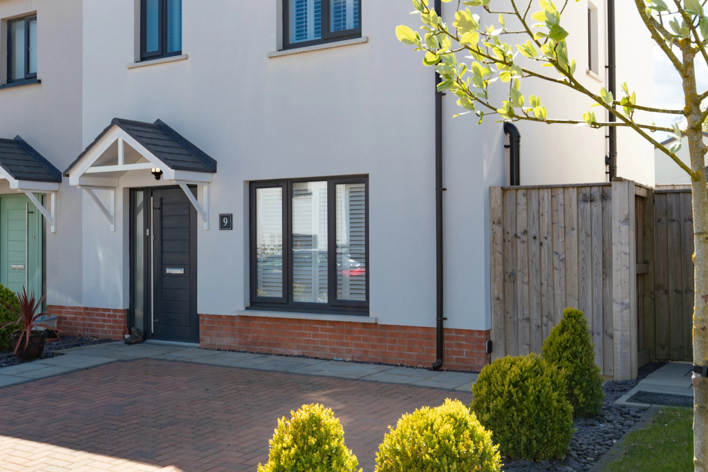 Park Gardens - Lovely Cottage, Parking, Central Location