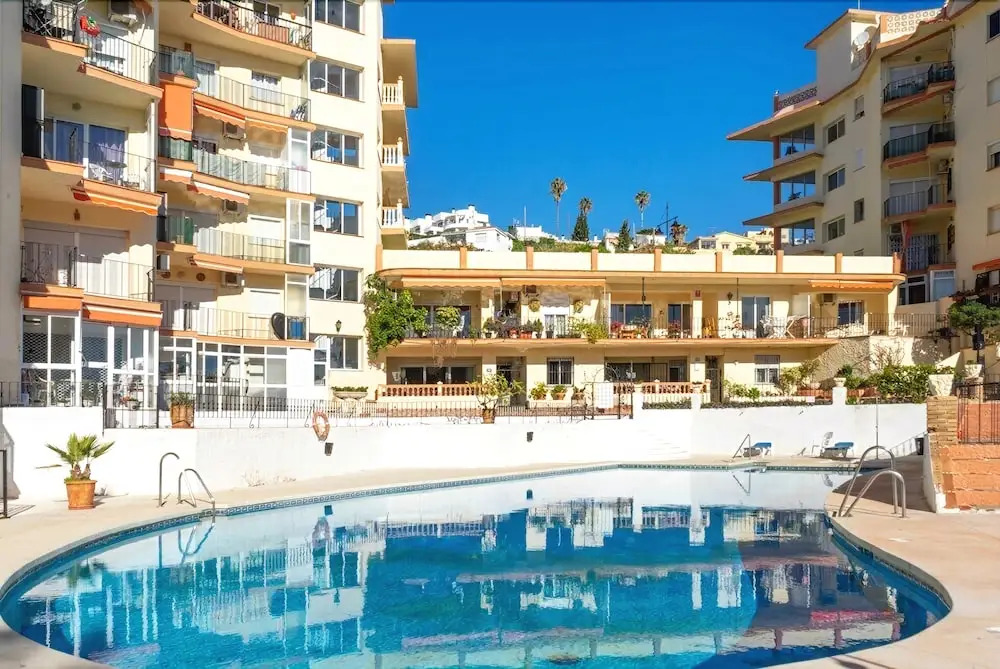 Lovely Beachfront Apartment Ref 88