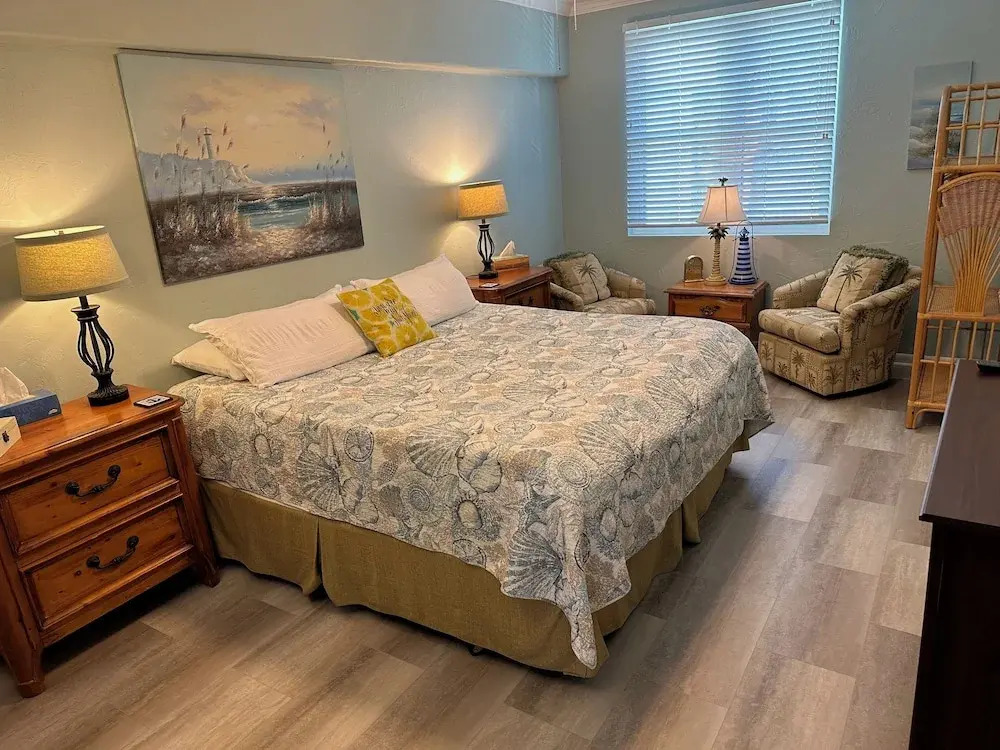 Welcome to Sandpiper Beachfront Condo. Cozy 1-bed in JAX Beach, Perfect for Couples! Pet-friendly!