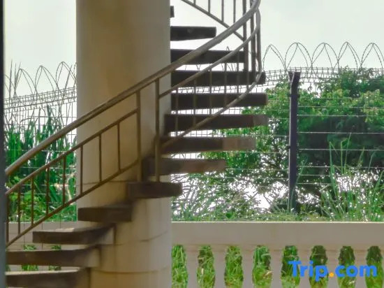 HEYI HOTEL（Haikou Meilan International Airport）