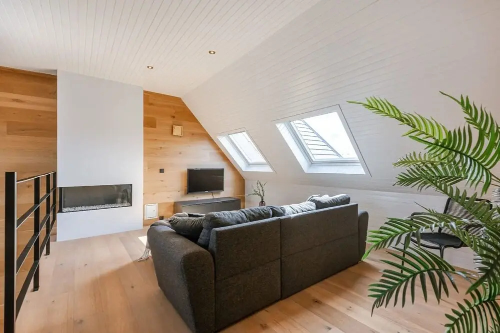 Casiola - Beautiful and spacious vacation home with parking