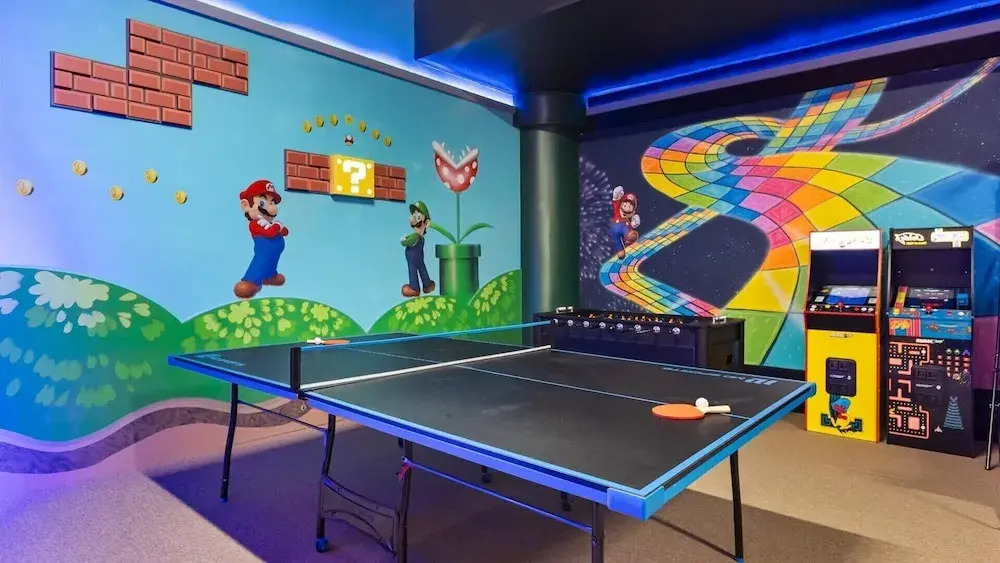 Lakeside Villa With Pool, Cinema & Games Room