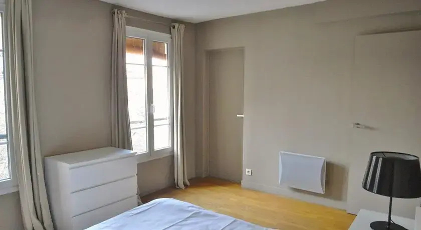 1 separated bedroom Montmartre
