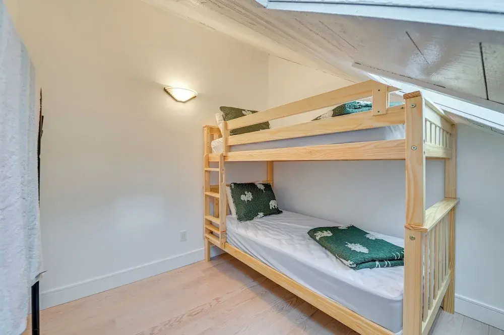 Walk to Ski Lift: Family-friendly Windham Townhome