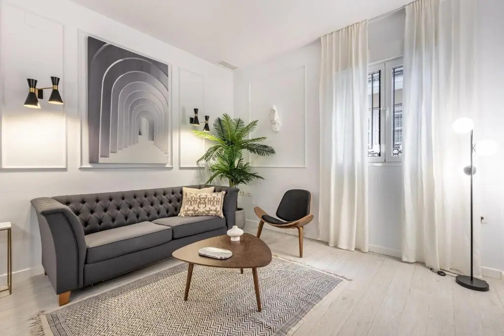 Central stylish and elegant 1 & 2 BR apartments III