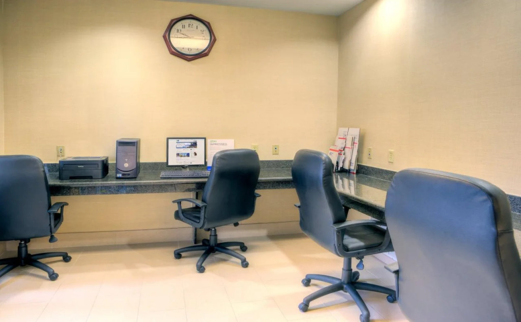 Holiday Inn Express and Suites Granbury by IHG