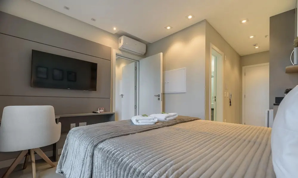 MHFA - Studios em Prédio Luxuoso com Vista Mar