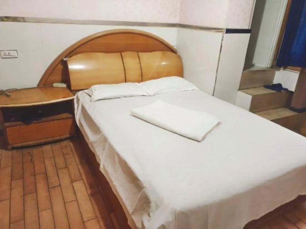 Yuqi Hostel