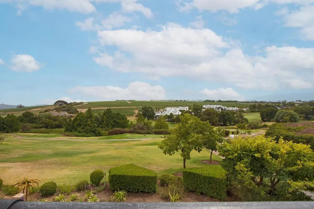 Winelands Golf Lodges 9
