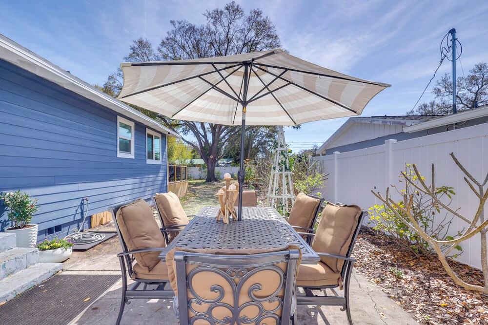 7 Mi to Indian Rocks Beach: Breezy Family Retreat!