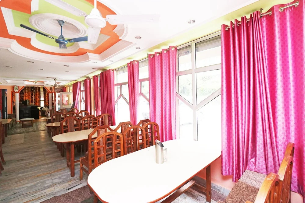 Oyo 44250 New Hotel Shivlok