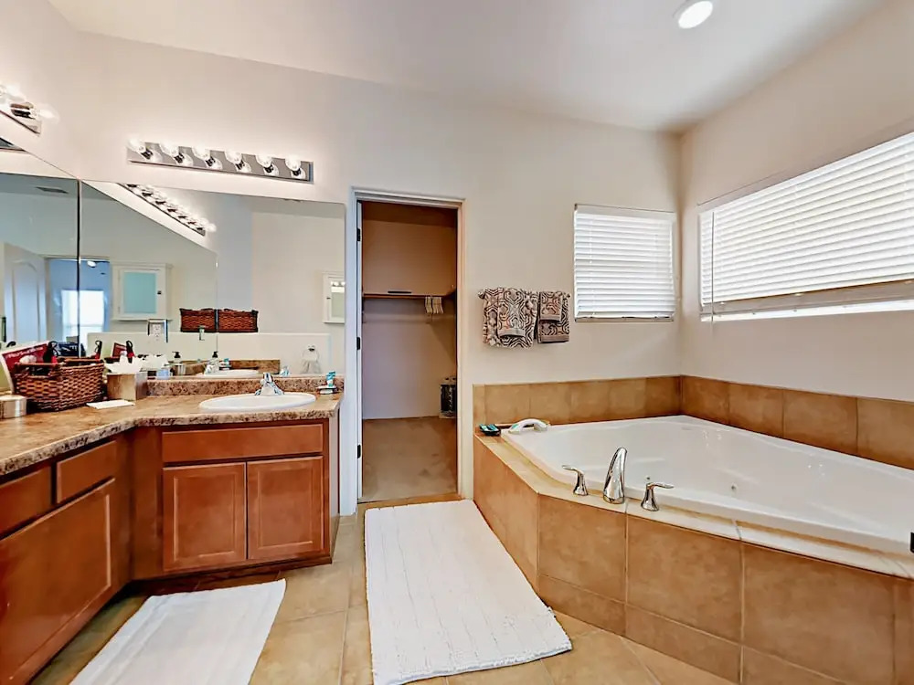 7031 Vuelta Vistoso Home 3 Bedrooms 3.5 Bathrooms Home