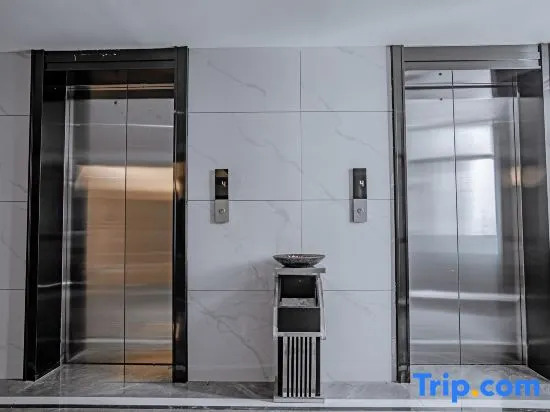 Tiancheng Hotel (Huaxi Biancheng Building)