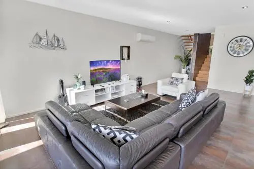 Gippsland Lakehouse