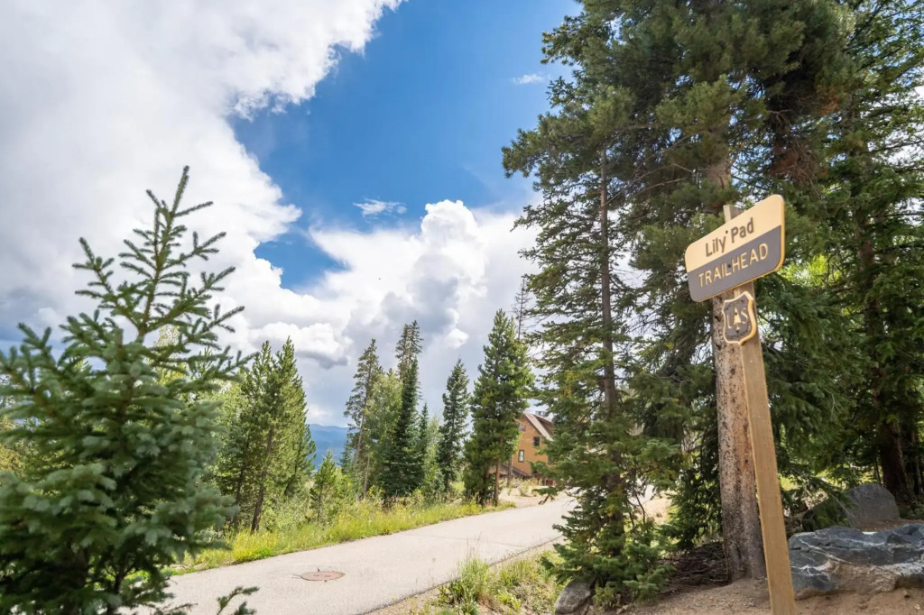 Treehouse #305, Building D by Summit County Mountain Retreats