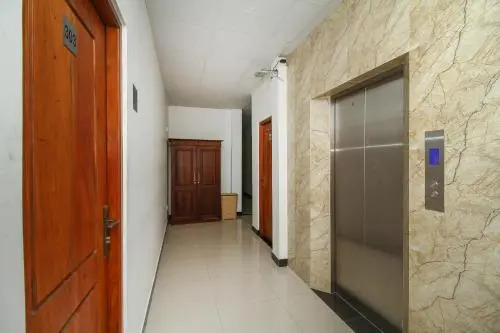 OYO 361 Grand Rovinka Hotel