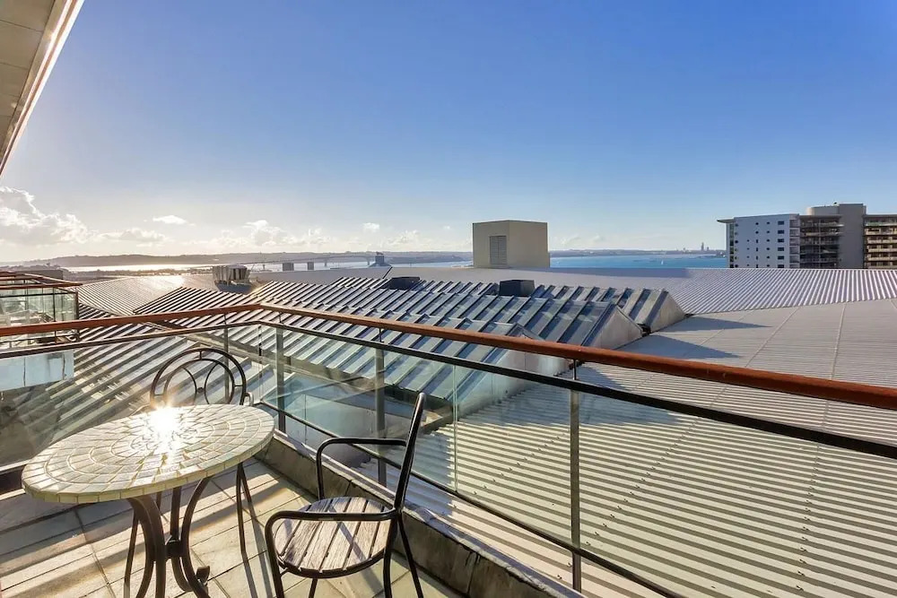 QV Large Penthouse Apartment - 510