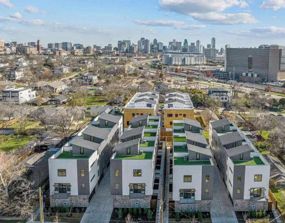 Landing Apartments - Downtown Dallas