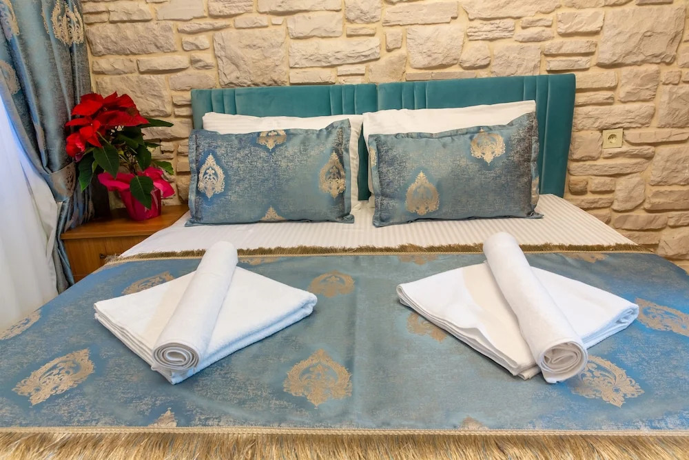 Sayina Hotel