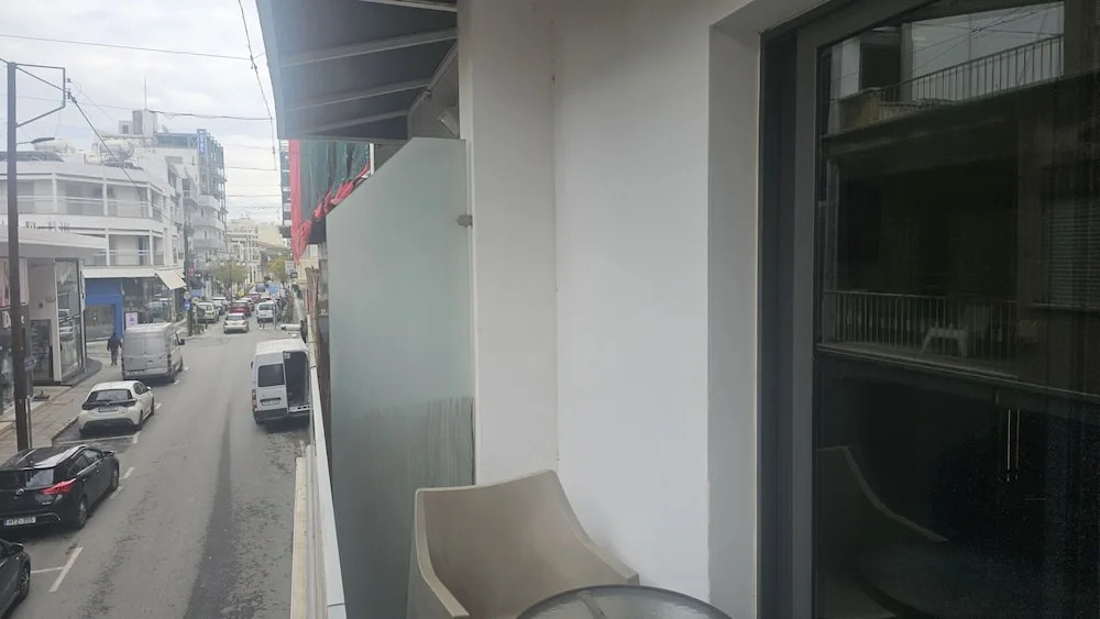 12 LCA - Stay Finibreeze Apartment