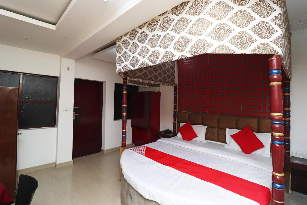 OYO 28240 Hotel D' Seasons