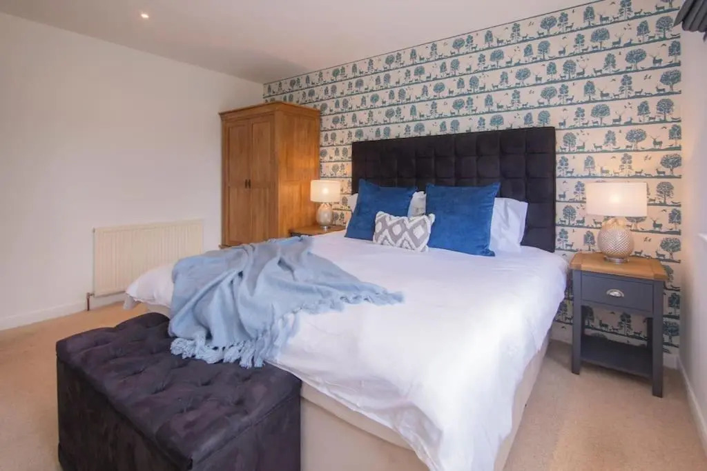 Calm Scottish Country Escape with Hot Tub Sleeps 6