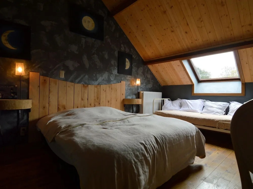 Charming Holiday Home in Hondschoote With Terrace
