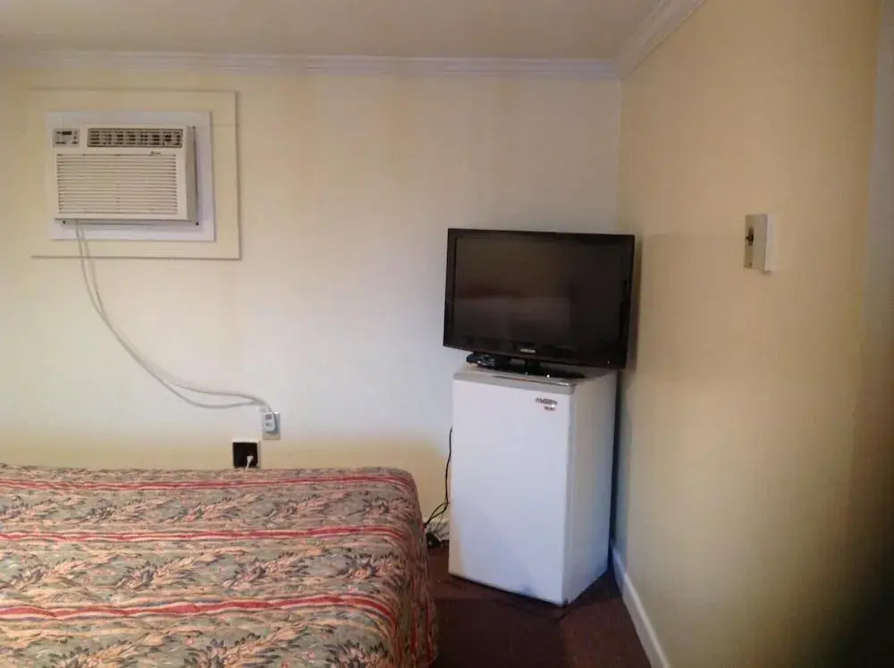 Tides Motel - Hampton Beach