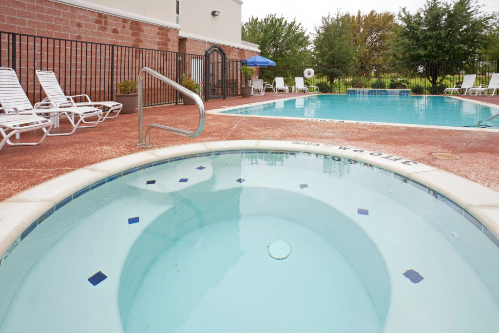 Holiday Inn Express Hotel & Suites Decatur, TX by IHG