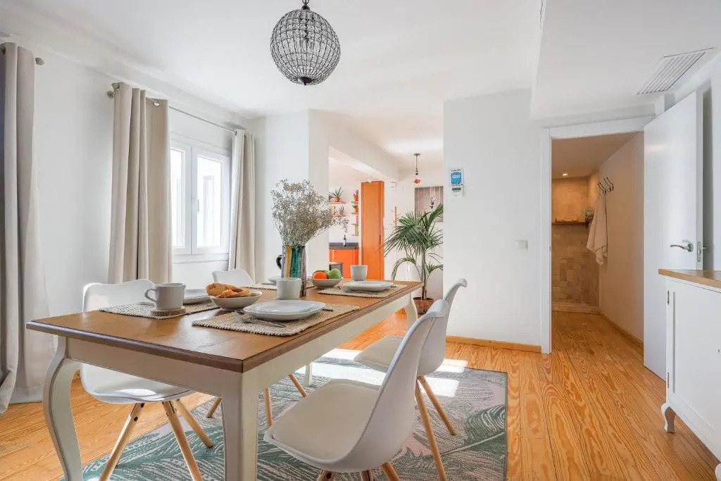 Cozy 1br Apt Recently Renovated in City Centre