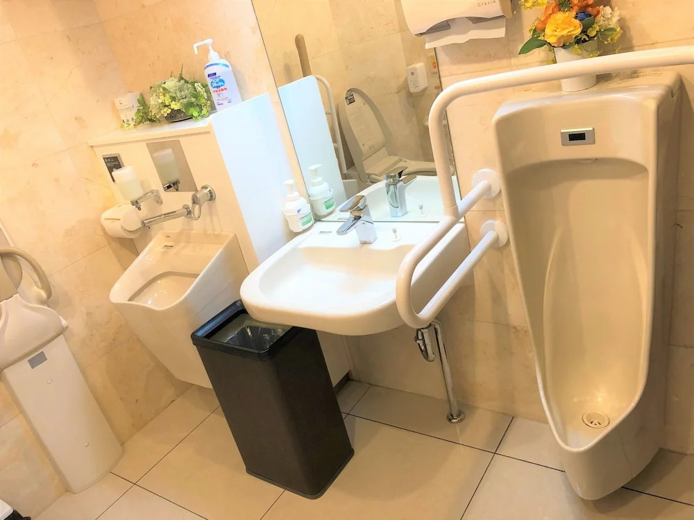 Toyoko Inn Tokyo Shinjuku gyoemmae eki 3 ban Deguchi