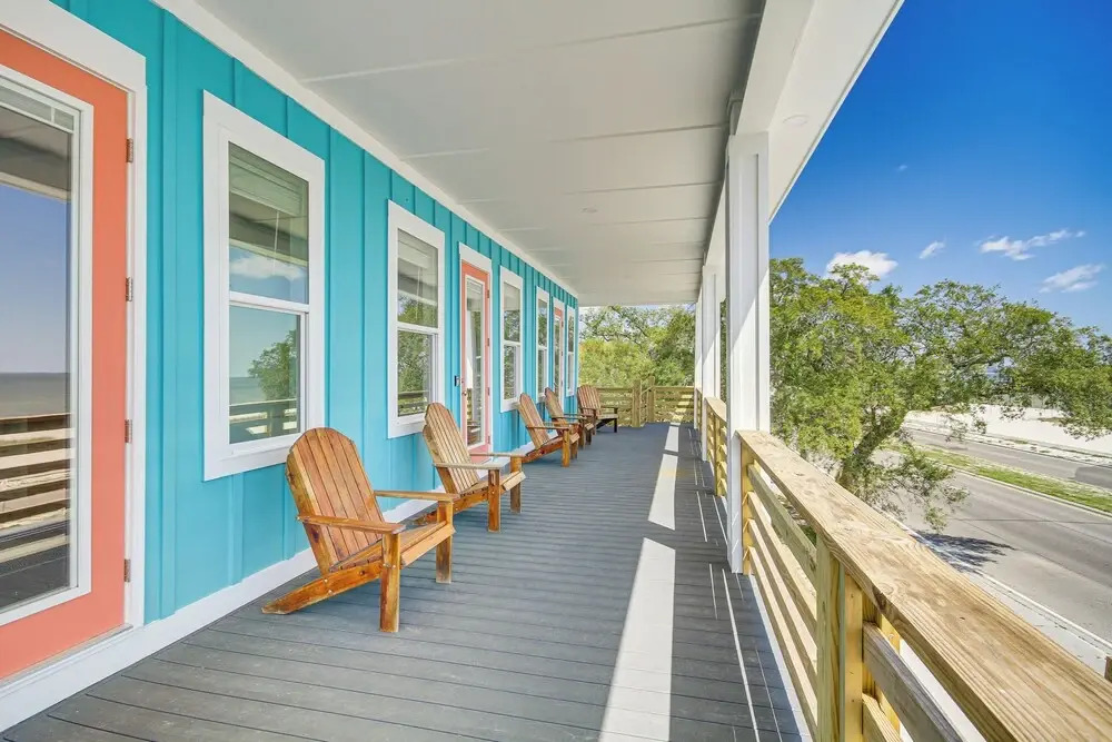 Long Beach Home w/ Views & On-site Beach Access!