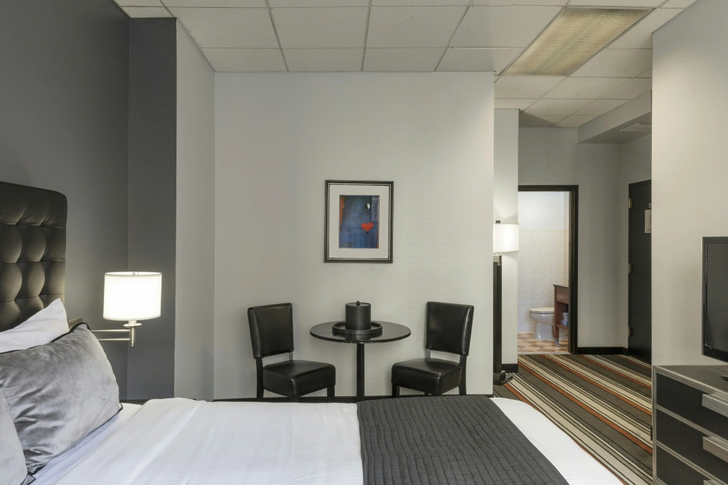 Broadway Plaza Hotel