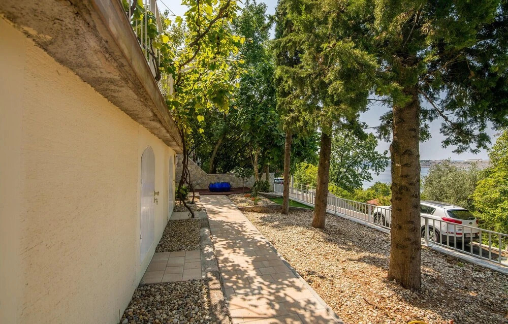 Beautiful Home In Omisalj