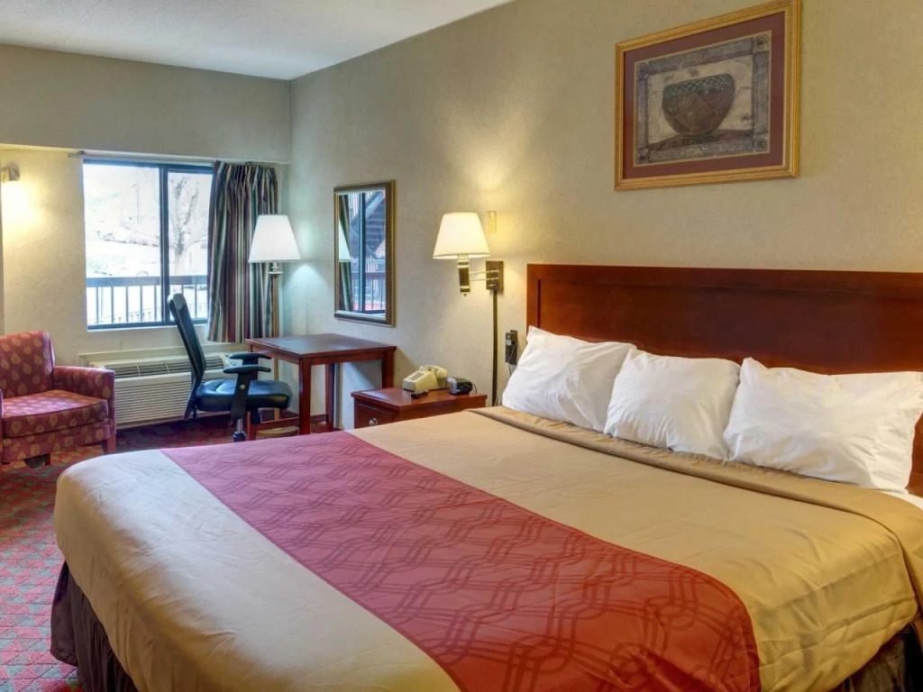 Econo Lodge College Park