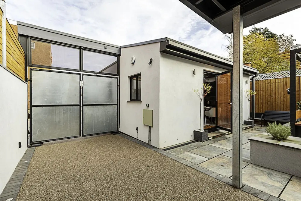 Scarlett Heart Studios in Golders Green