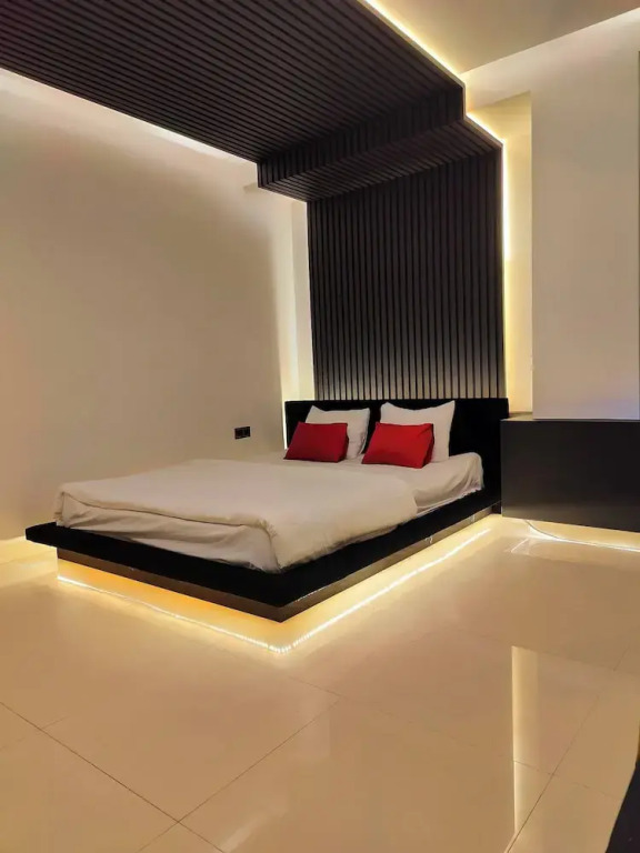 Modern Luxe Studio Apartment in Uttara near Airport