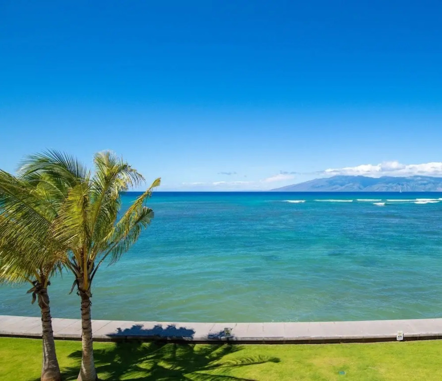 Kahana Reef #310 1 Bedroom Condo by RedAwning