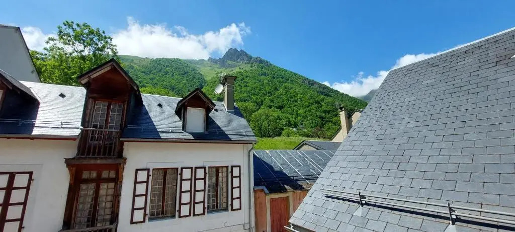 Studio avec balcon face à la montagne