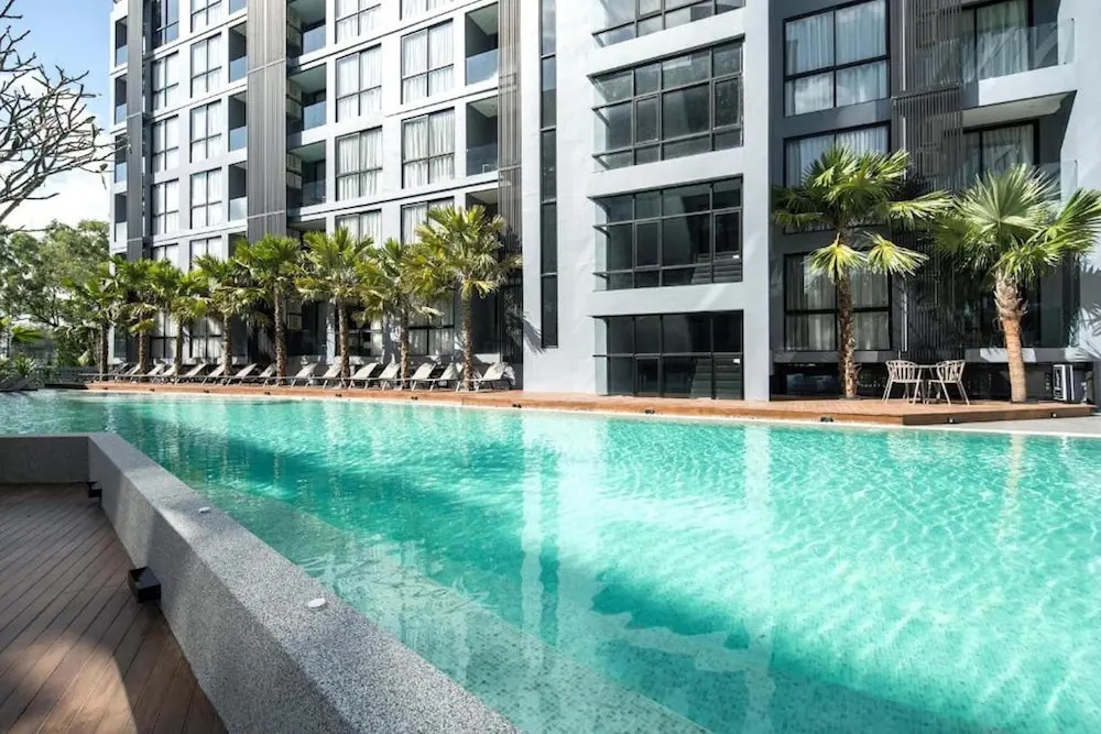 Premier Hill View Suite P708 at Citygate